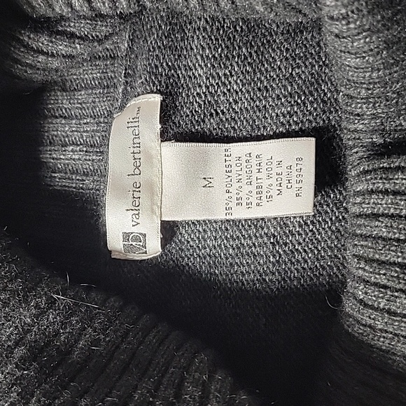 Women's Sweater - Picture 3 of 8